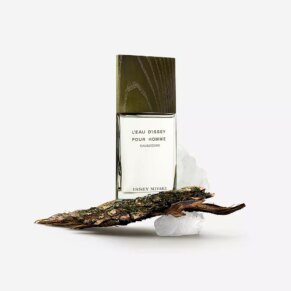 L'EAU D'ISSEY POUR HOMME EAU & CEDRE Eau de Toilette (Nam) 19 Issey Miyake L'Eau D'Issey Pour Homme Eau & Cedre Eau de Toilette Spray 50 ml 3423222048037